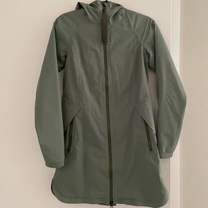 Lululemon rain jacket, beautiful green color, like new!